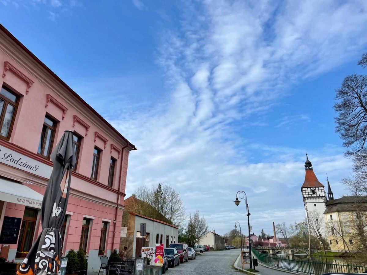 Apartmany V Podzamci V Blizkosti Zamku Blatna Bagian luar foto